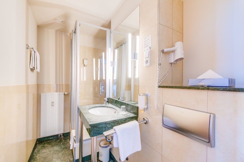 Come Inn Berlin Kurfurstendamm In Berlin Hotels Com