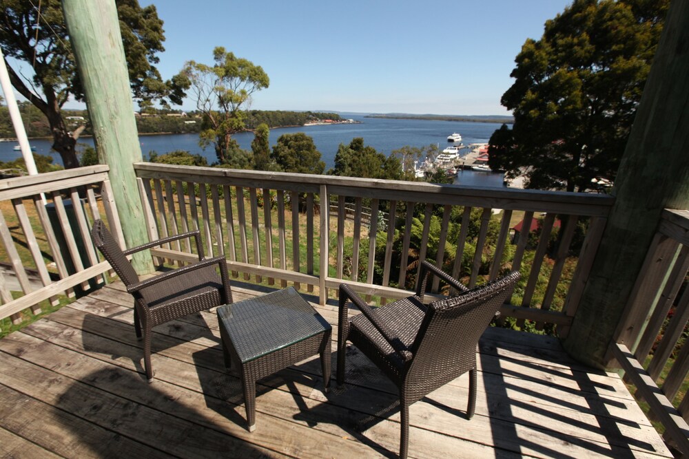 Strahan Village Australia Hotel S Strahan Village Executive Room Harbour View Hilltop Guest