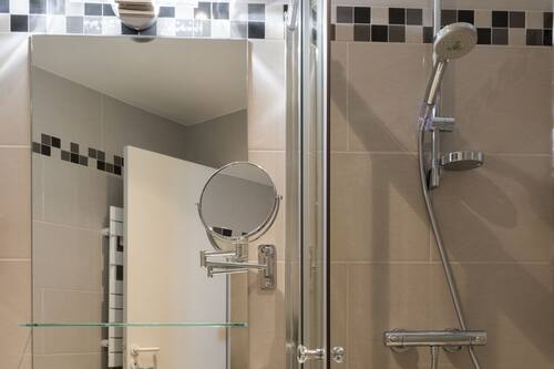 Book Hotel France Albion In Paris Hotels Com Book Hotel France Albion In Paris Hotels Com