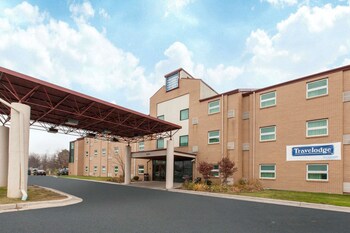 Top 10 Hotels In Romulus From 43 Night