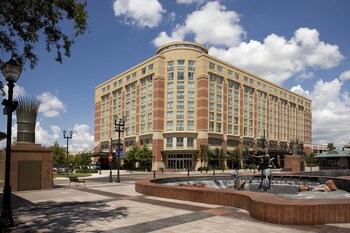 15 Closest Hotels To Sugar Land Town Square In
