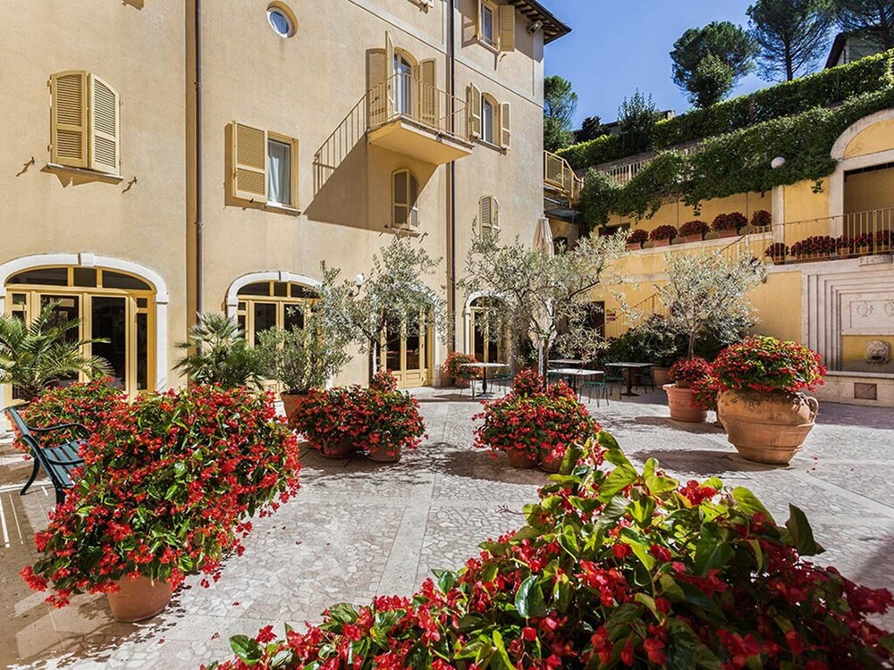 ホテル サン ルカ スポレト の宿泊予約 ホテルズドットコム