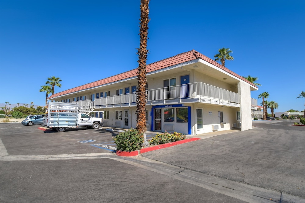 Book Motel 6 Palm Springs Rancho Mirage In Motel 6 Palm Springs Rancho Mirage Hotel Front