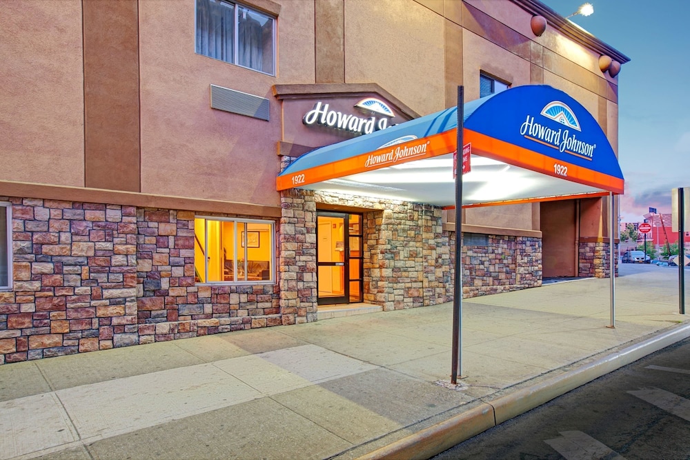 Howard Johnson By Wyndham Bronx In Hotels Howard Johnson By Wyndham Bronx