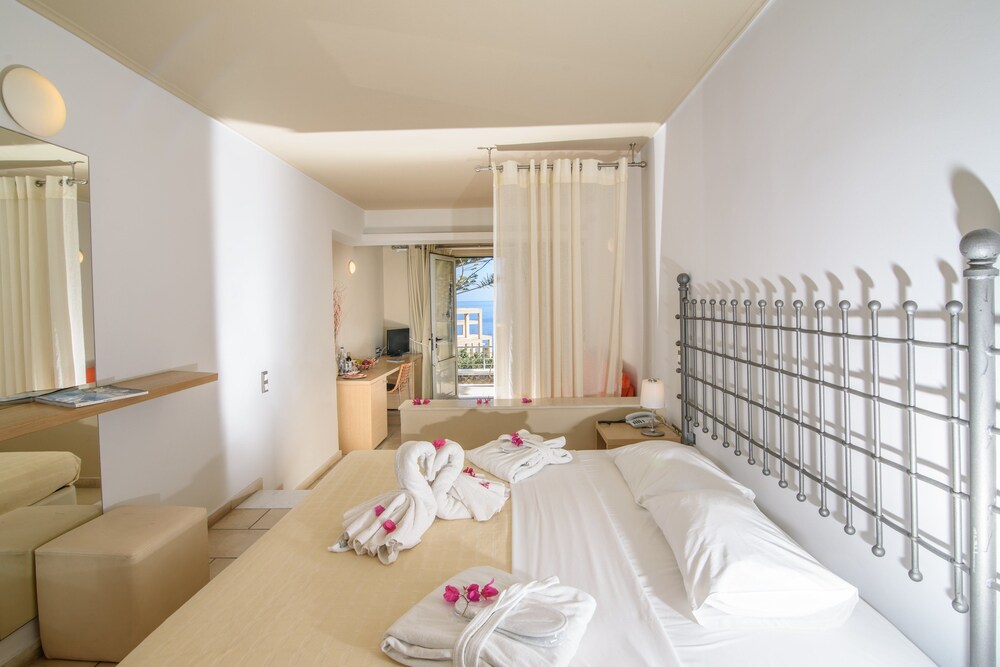 Hotel Antinea Suites Spa In Santorin Hotels Com