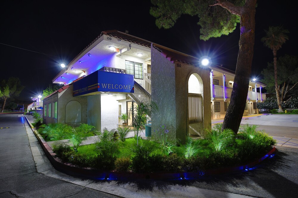 hotels in barstow ca with truck parking