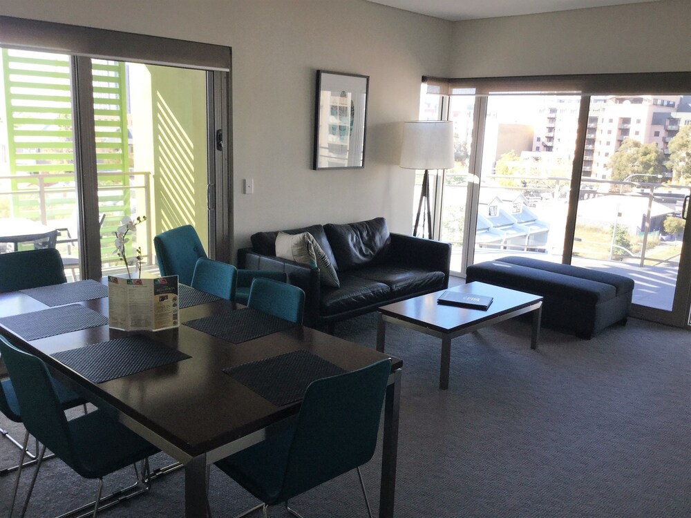 Baileys Serviced Apartments Perth Book At Hotels Com