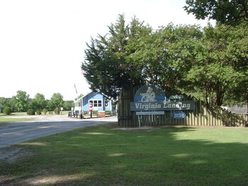 ภาพ Virginia Landing RV Campground ใน ควินบี