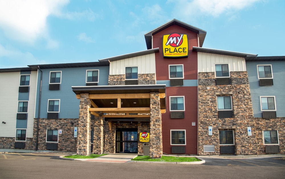 Book My Place Hotel Grand Forks Nd In Hotels My Place Hotel Grand Forks Nd
