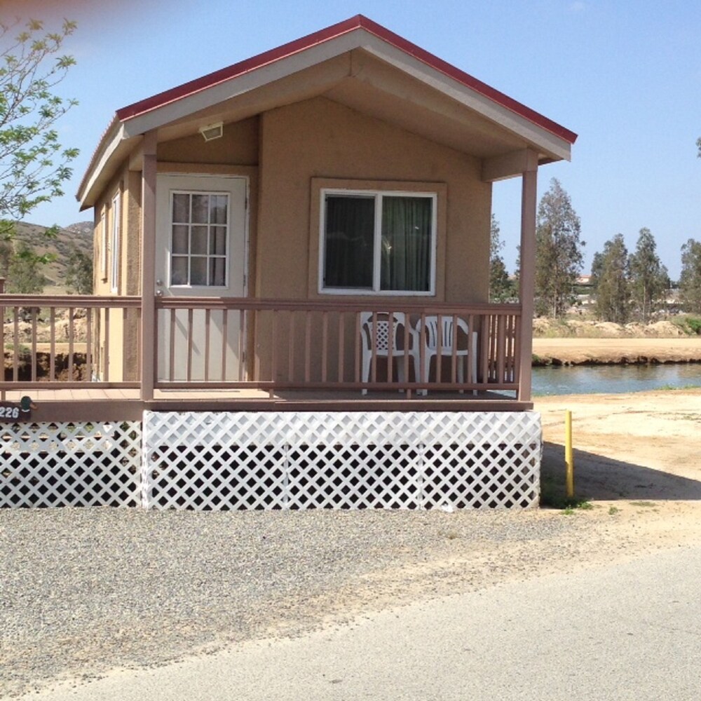 Book Wilderness Lakes RV Resort in Menifee