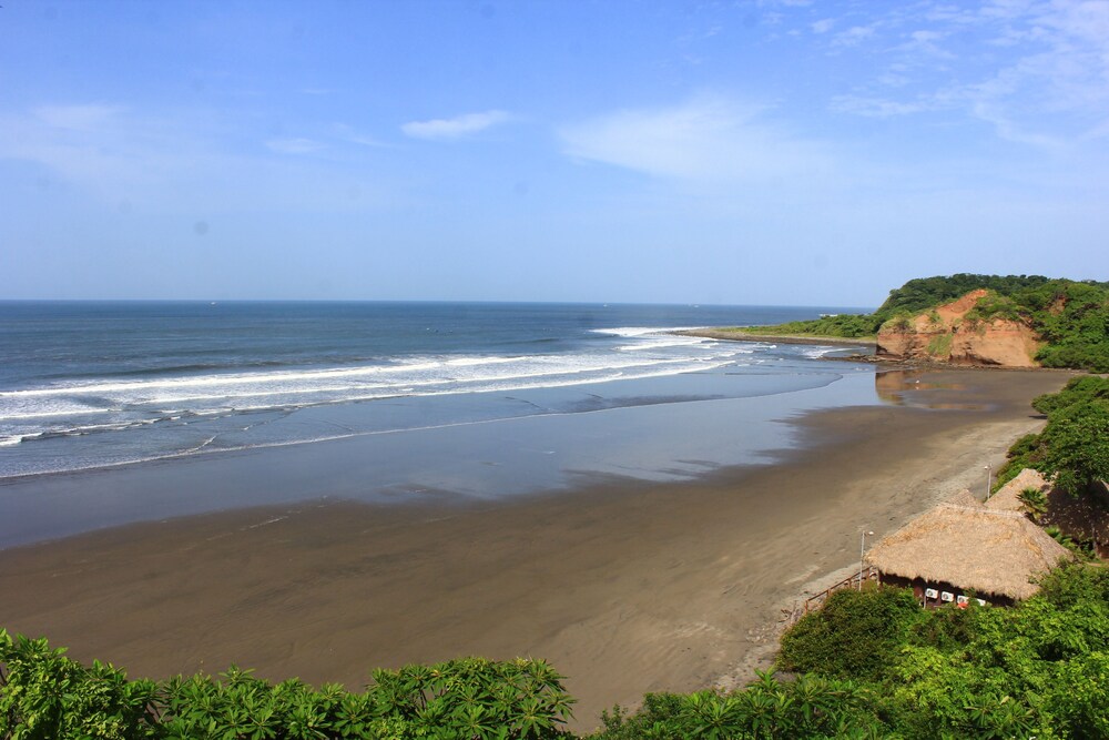 Book Hotel Los Mangos in Punta Mango