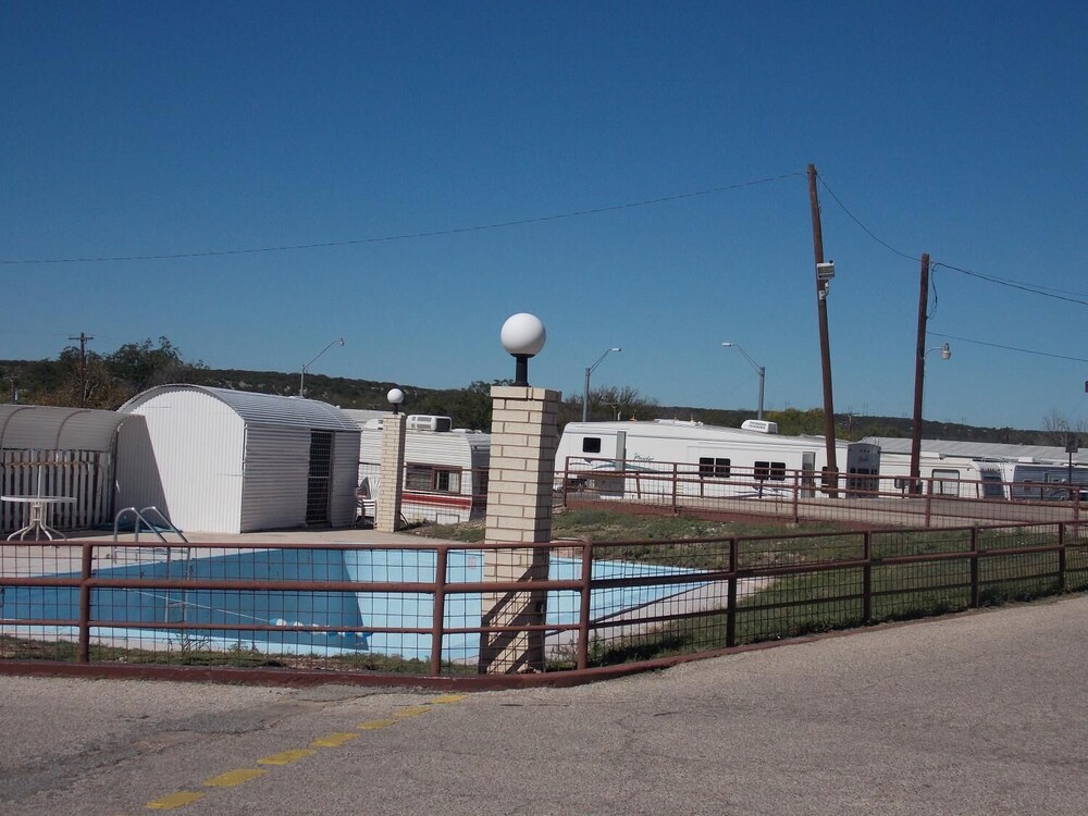 16++ Dog friendly hotels in sonora tx