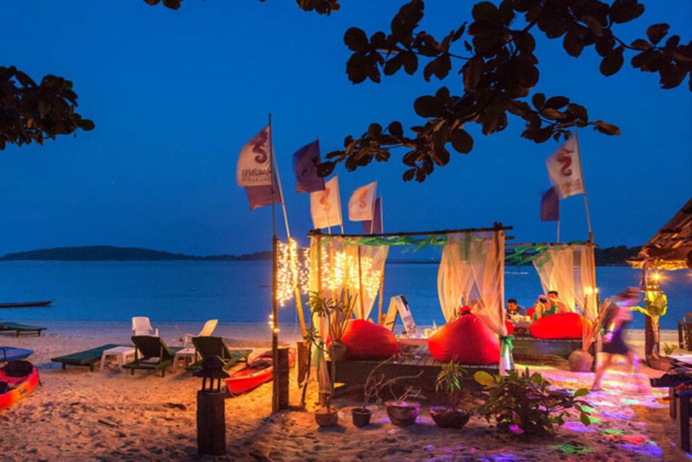 查汶海滩港口度假酒店