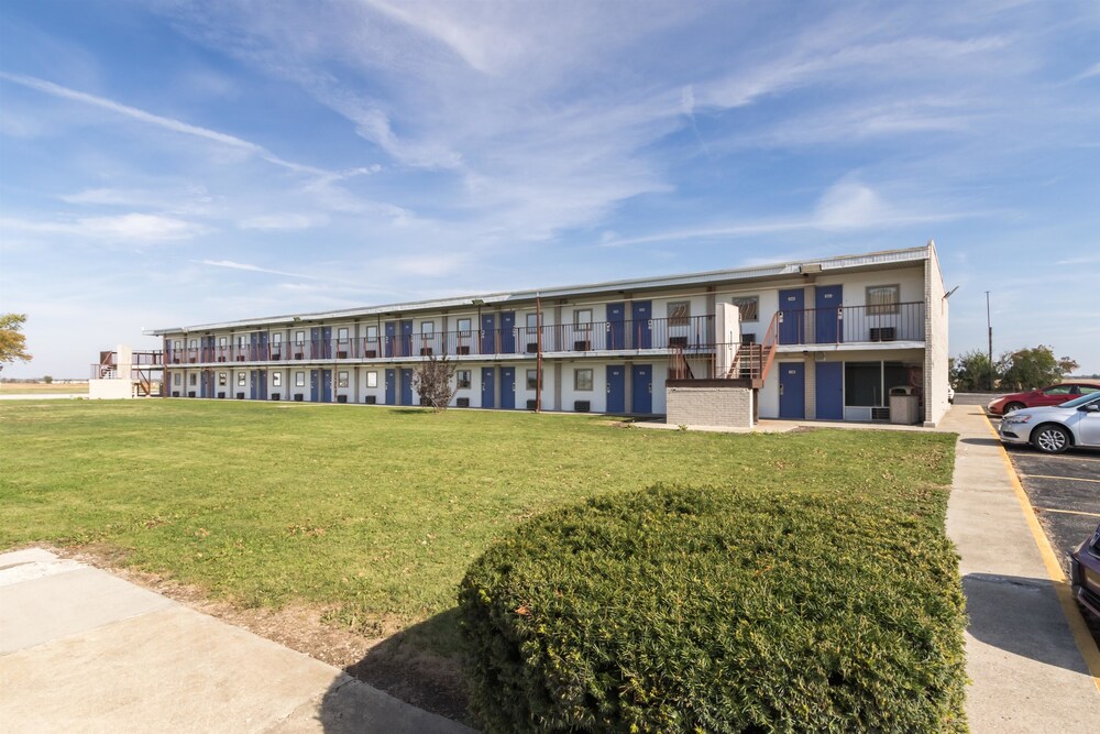 Book Motel 6 Mattoon Il In Hotels Motel 6 Mattoon Il Hotel Front