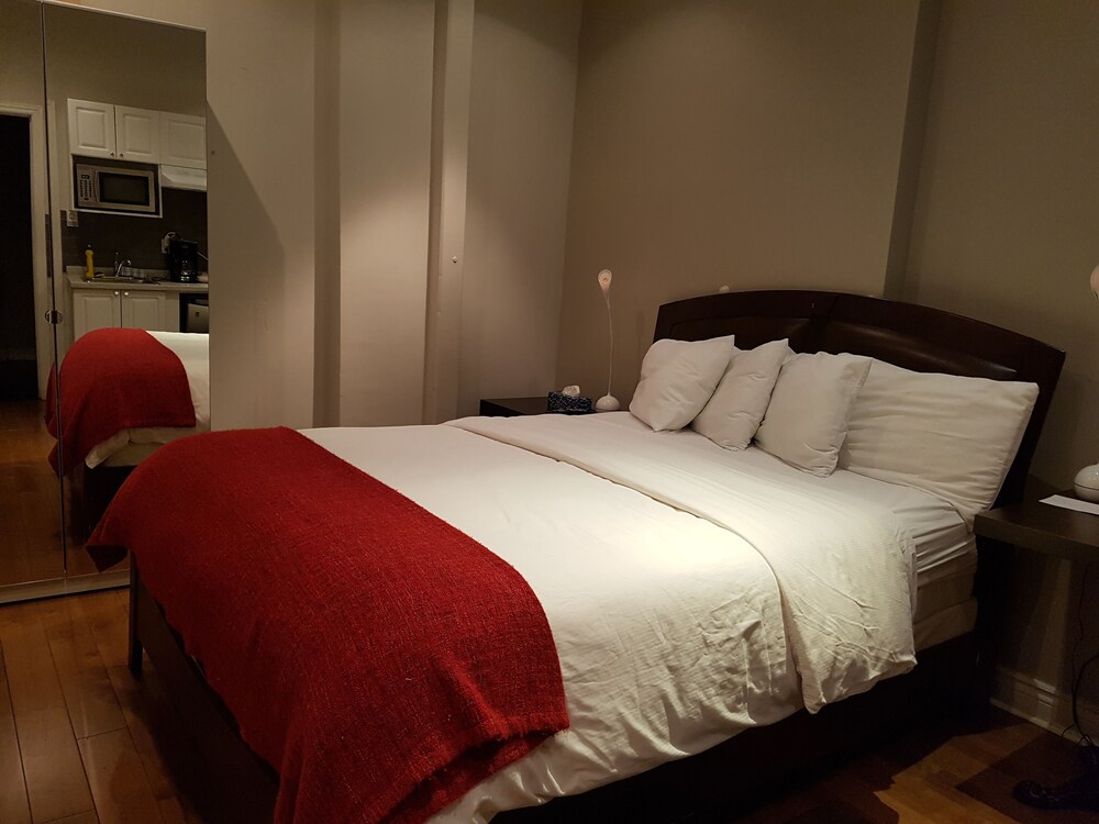 Book Auberge Du Carré St Louis In Montreal Hotels Com Auberge Du Carré St Louis Montreal