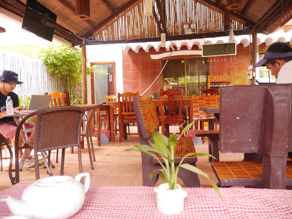 Book The City Premium Guesthouse In Siem Reap Hotels Com