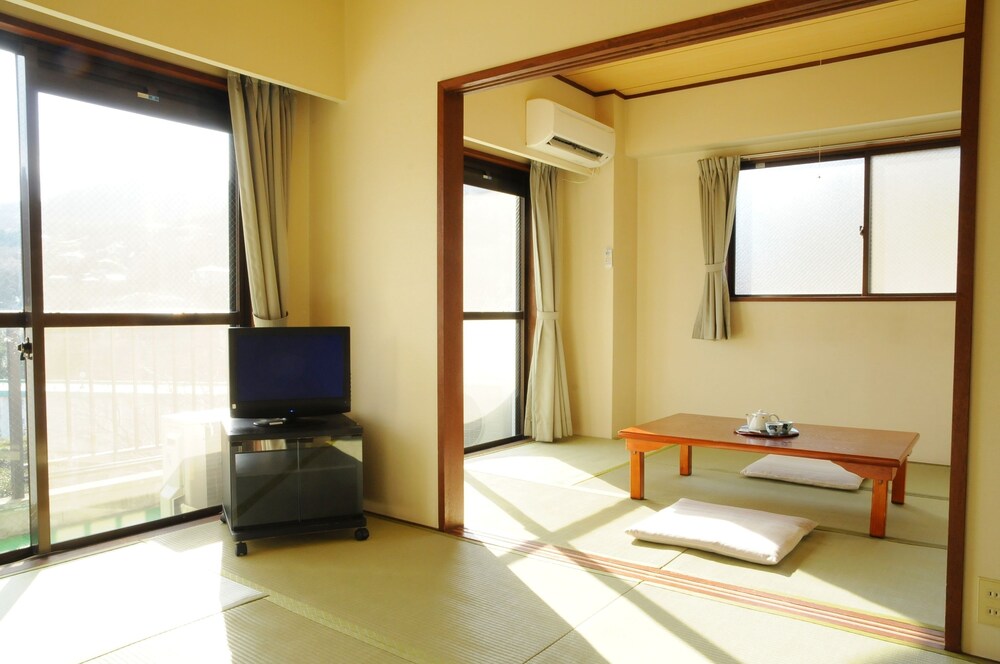 貸切温泉付きコンドミニアムホテル ガーランド コート 宇佐美 伊東 の宿泊予約 ホテルズドットコム