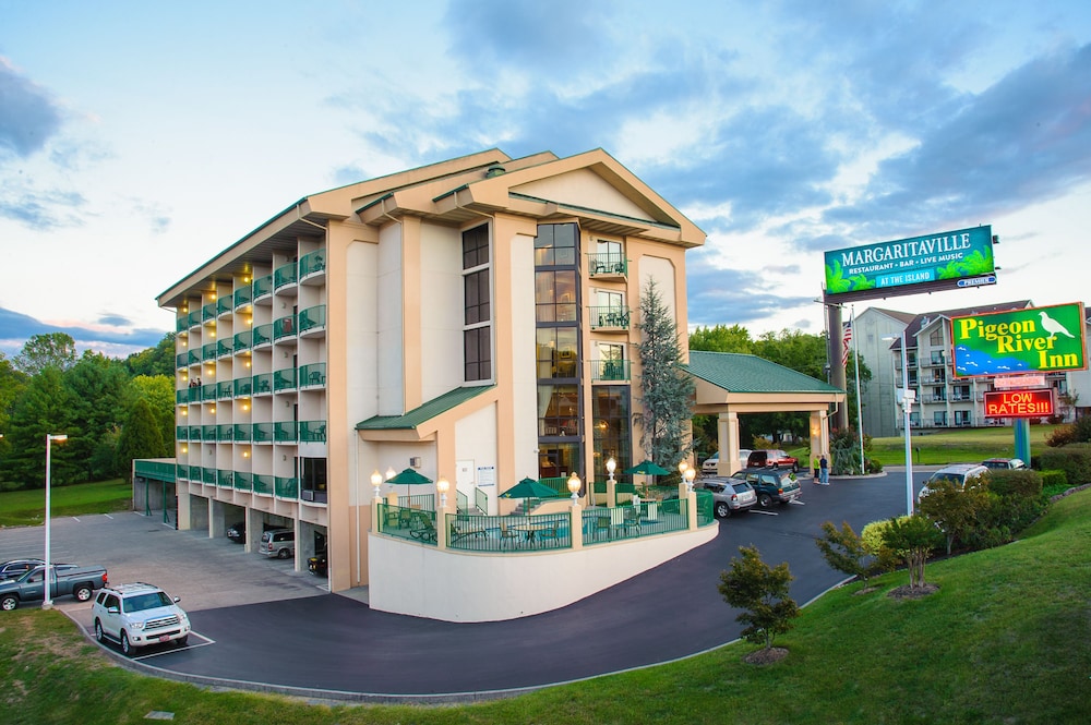 Book Pigeon River Inn In Forge Hotels Pigeon River Inn Forge