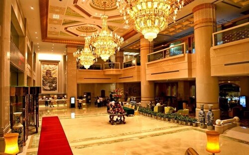 武汉中南花园酒店(地铁 2 号线中南路站 d 出口)