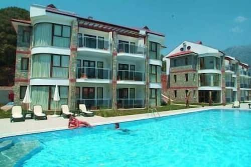 golden life heights deluxe suite hotel