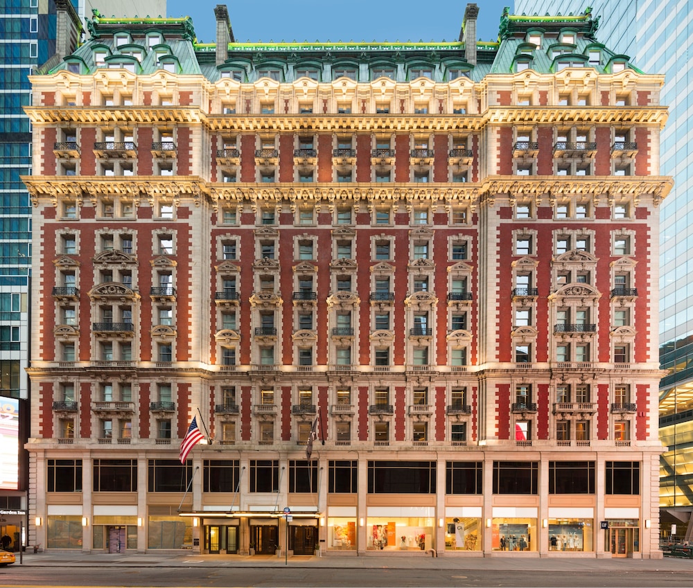 The Knickerbocker Hotel, New York, Hotellets front