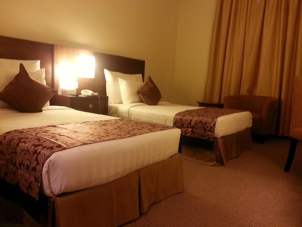 Book Grand Puteri Hotel in Kuala Terengganu  Hotels.com