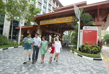 15 Closest Hotels To Siloso Beach In Singapore