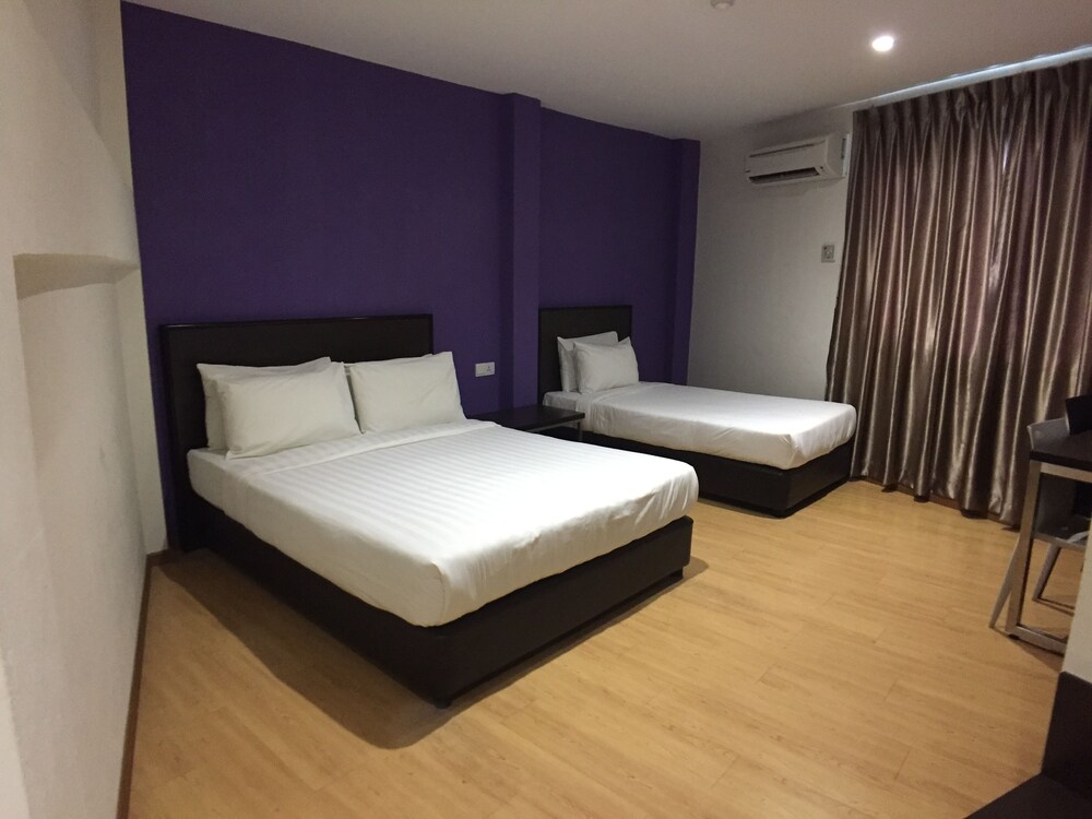 Book Padungan Hotel In Kuching Hotels Com