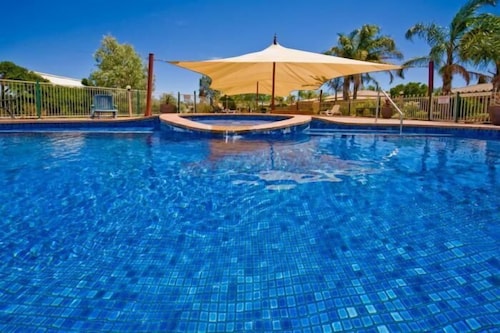 室外游泳池.图片 1(共 11).