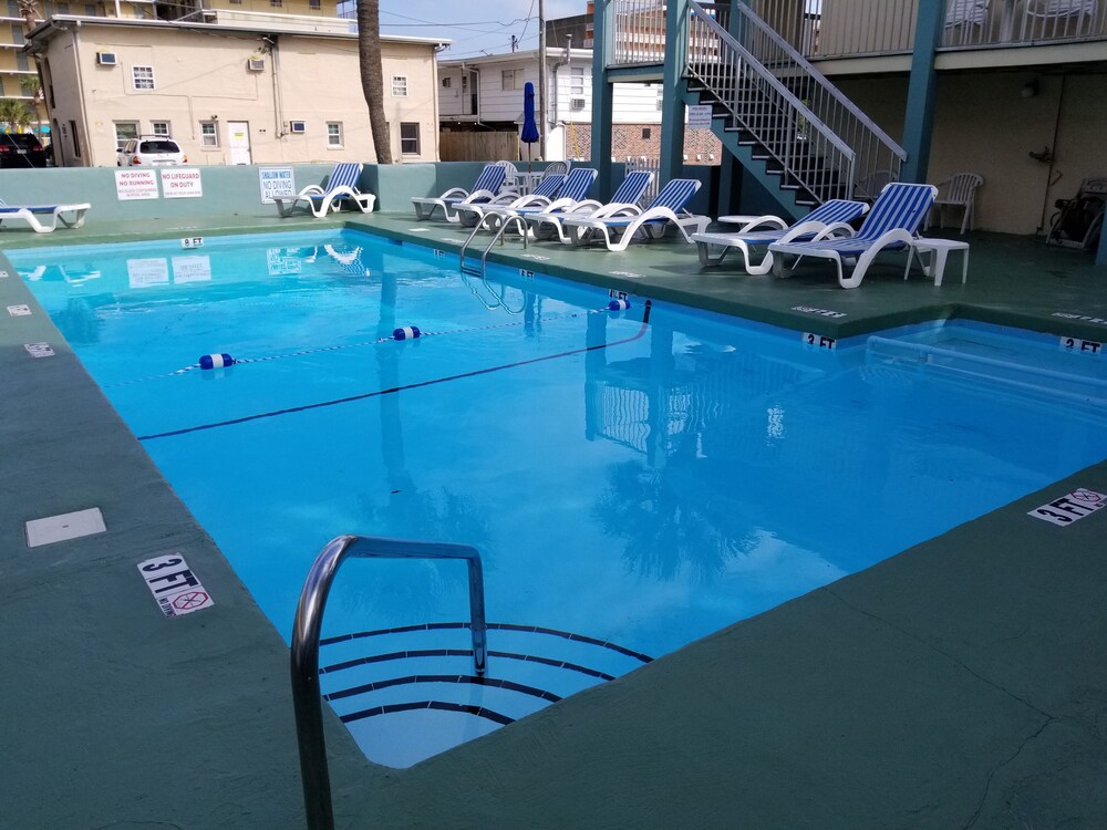 Book Calypso Motor Inn In Myrtle Beach Hotels Calypso Motor Inn Myrtle Beach Outdoor Pool