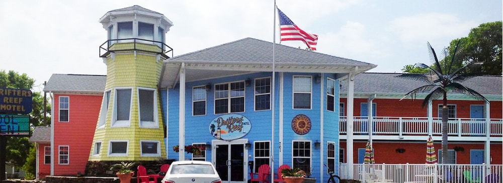 Book Drifters Reef Hotel In Carolina Beach Hotels Drifters Reef Hotel Carolina Beach Front