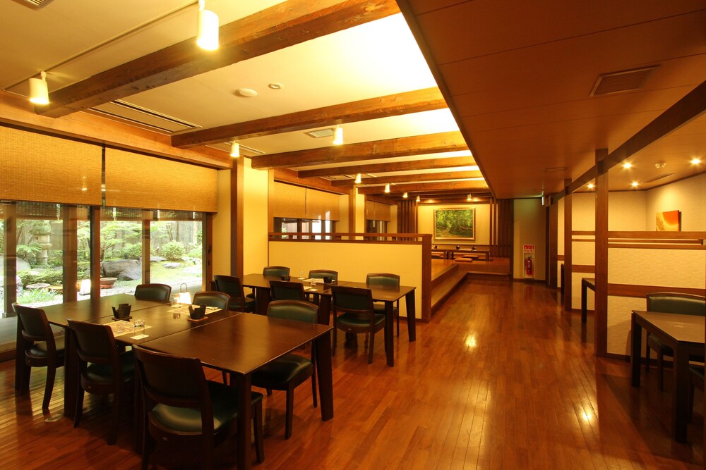 さるさわ池 よしだや 奈良 の宿泊予約 ホテルズドットコム