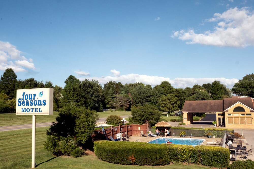 Book Four Seasons Motel In Mount Vernon Hotels