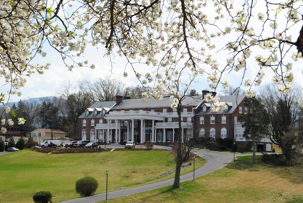 Book Mimslyn Inn Historic Hotels Of America in Luray