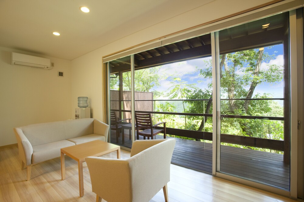 草屋根の宿 龍のひげ 由布 の宿泊予約 ホテルズドットコム