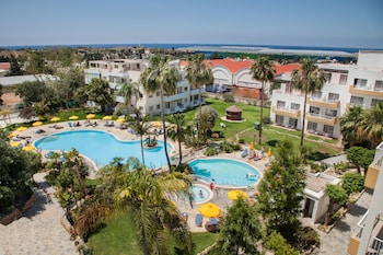 Φωτογραφία του Mayfair Gardens Apartments, Πάφος