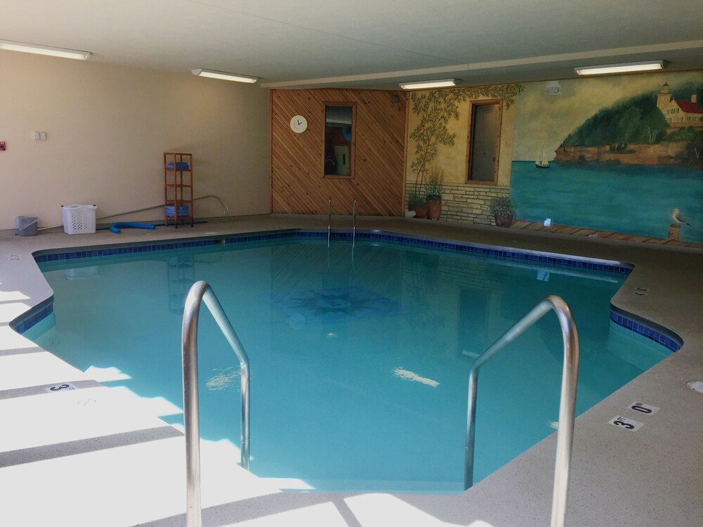Book Open Hearth Lodge In Sister Bay Hotels Open Hearth Lodge Sister Bay Indoor Pool