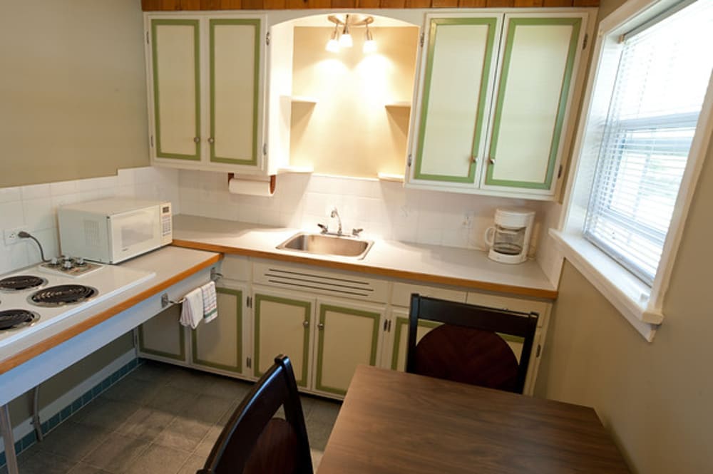 Book Alpine Inn Suites In Nelson Hotels Com Alpine Inn Suites Nelson Family Suite 1 In Room Kitchen