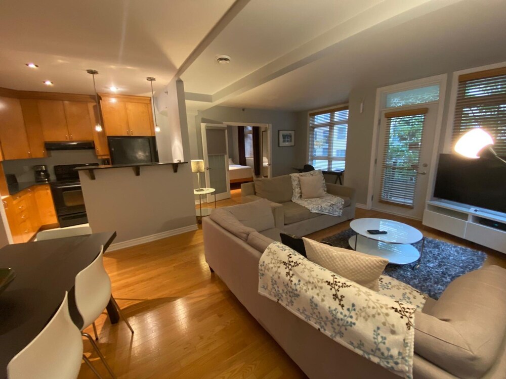 Book Aparthotelmontreal By Les Terrasses Saint Urbain In Montreal Hotels Com