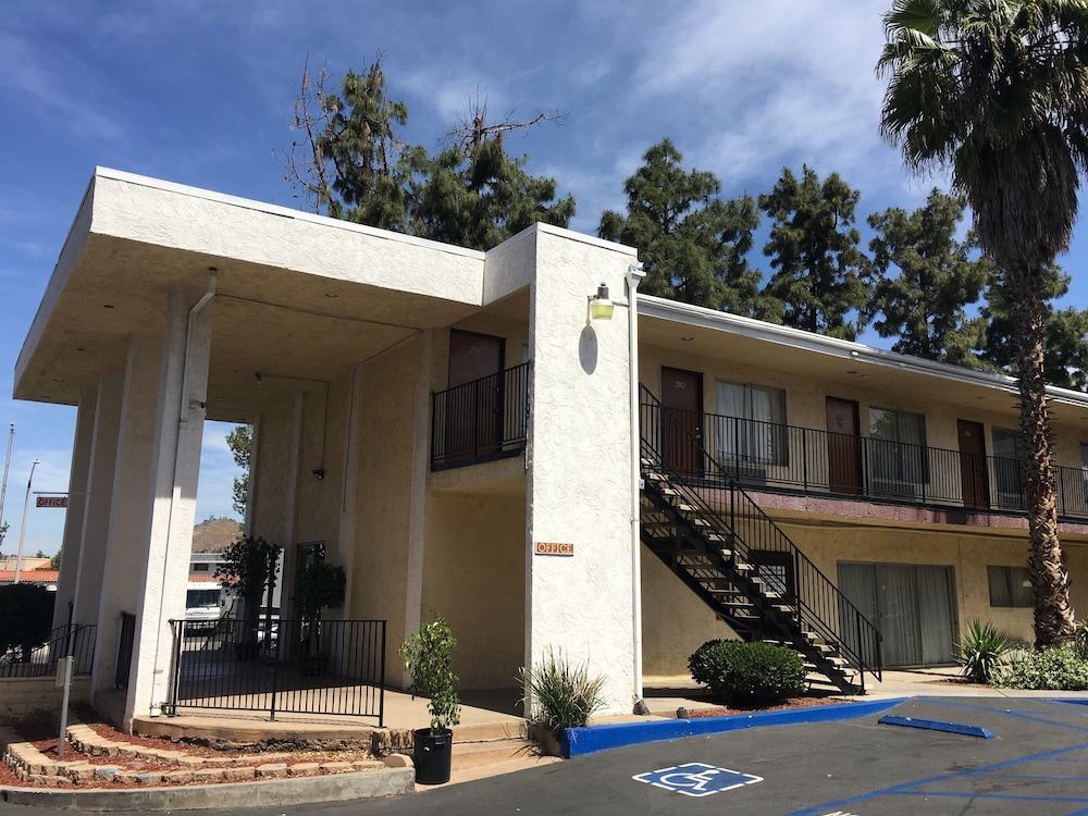 Book Vista Pines Motel In El Cajon Hotels Vista Pines Motel El Cajon