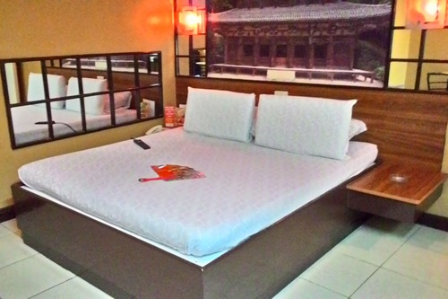 Hotel Sogo Aurora Blvd Cubao Quezon City Info Photos Reviews Book At Hotels Com