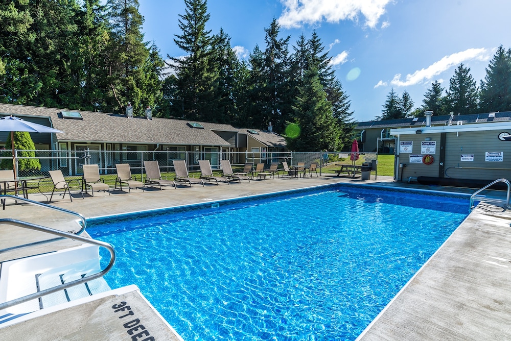Book Ocean Trails Resort In Parksville Hotels Ocean Trails Resort Parksville