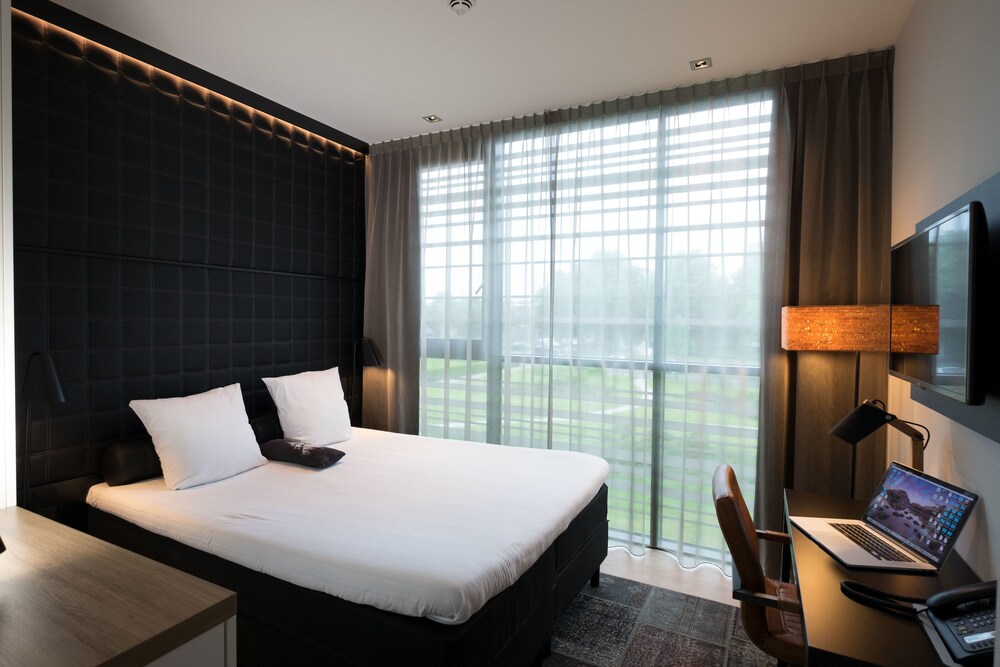 Apollo Hotel Groningen Info Photos Reviews Book At Apollo Hotel Groningen Double Room 2 Single Beds Guest