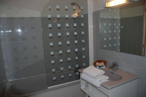 La Croix Blanche Montrichard Val De Cher Hotels Com La Croix Blanche Montrichard Val De Cher Hotels Com