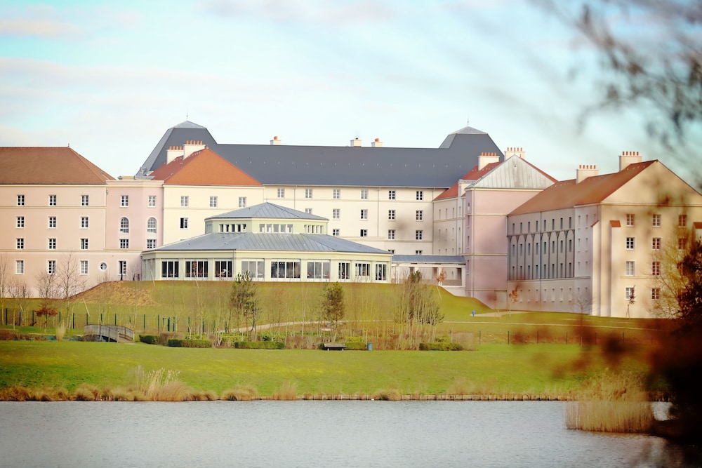 B&B Hotel at DISNEYLAND PARIS in MagnyleHongre B&B Hotel at DISNEYLAND PARIS in MagnyleHongre
