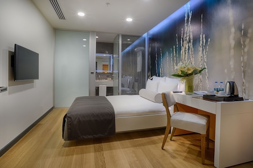 Book Tav Airport Hotel Izmir In Izmir Hotels Com