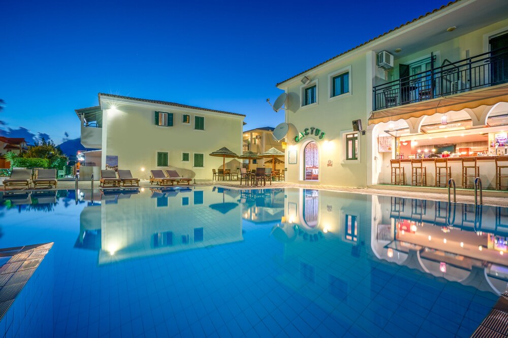 cactus hotel zante reviews