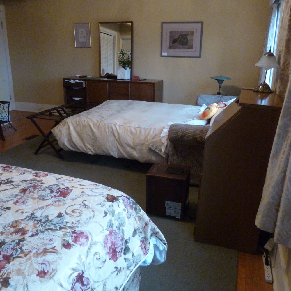 Grand Victorian Historic Homes Niagara On The Lake Bed And Breakfast