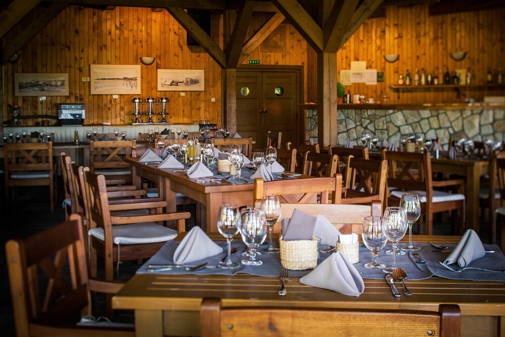 Green Village Resort In Sfantu Gheorghe Hotels Com