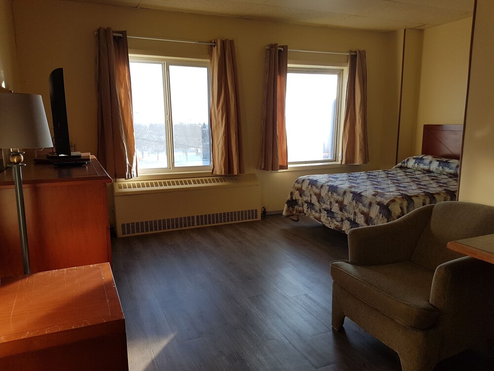 Book Beaver Hotel In North Battleford Hotels Beaver Hotel North Battleford Standard Room 1 Queen Bed Guest